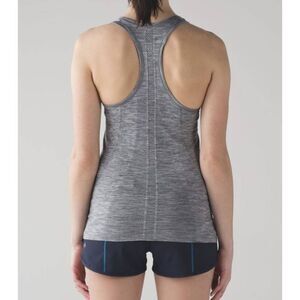 LULULEMON ATHLETICA	Swiftly Tech Racerback 2.0 in Slate/white Size 4